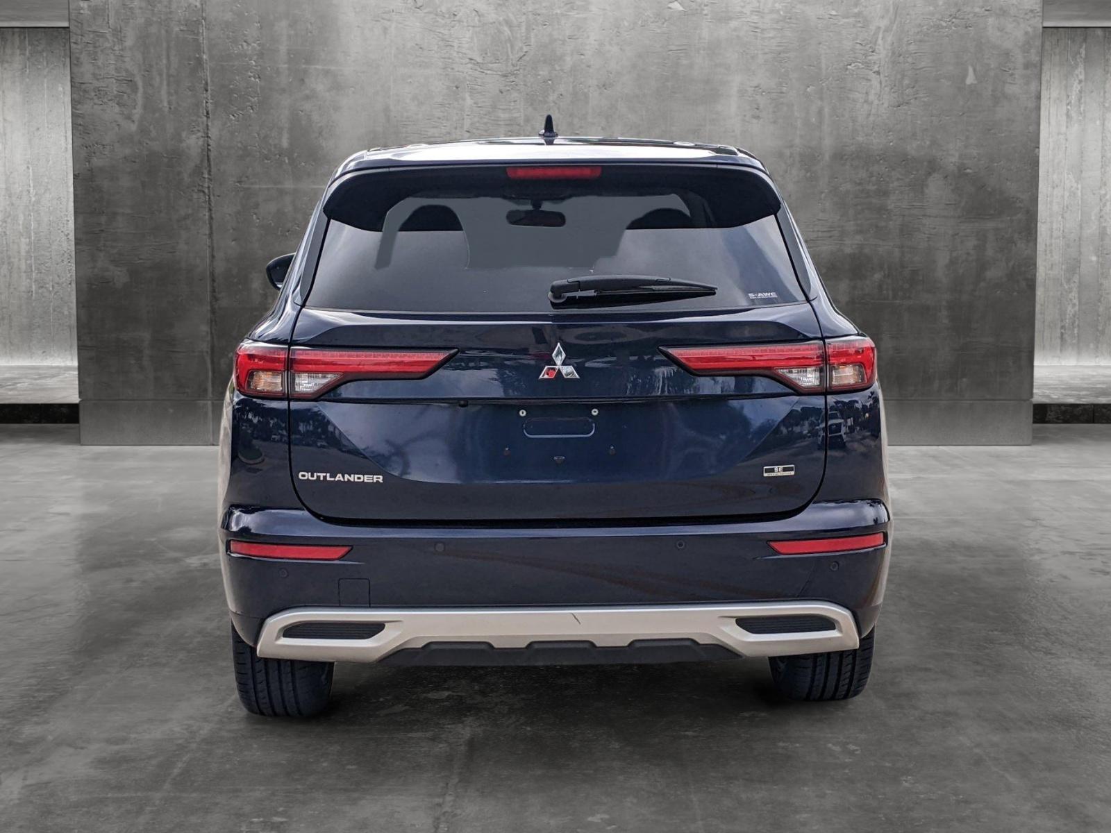 2023 Mitsubishi Outlander Vehicle Photo in Pembroke Pines , FL 33084