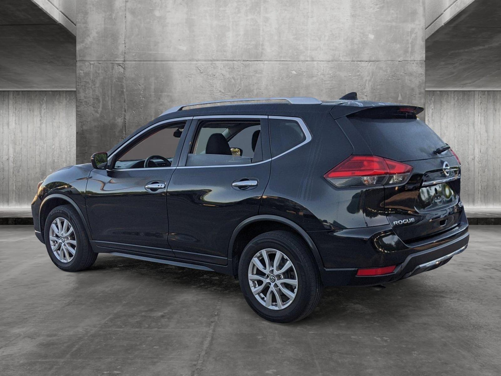 2017 Nissan Rogue Vehicle Photo in PEMBROKE PINES, FL 33024-6534