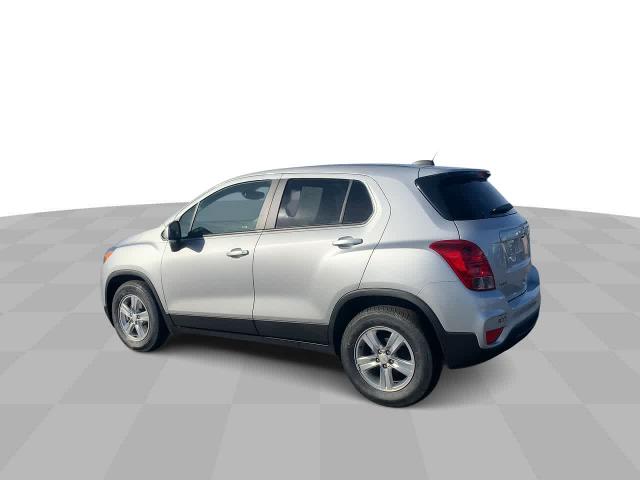 2024 Chevrolet Trax Vehicle Photo in MOON TOWNSHIP, PA 15108-2571