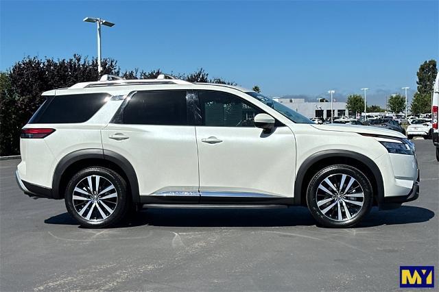 2023 Nissan Pathfinder Vehicle Photo in Salinas, CA 93907