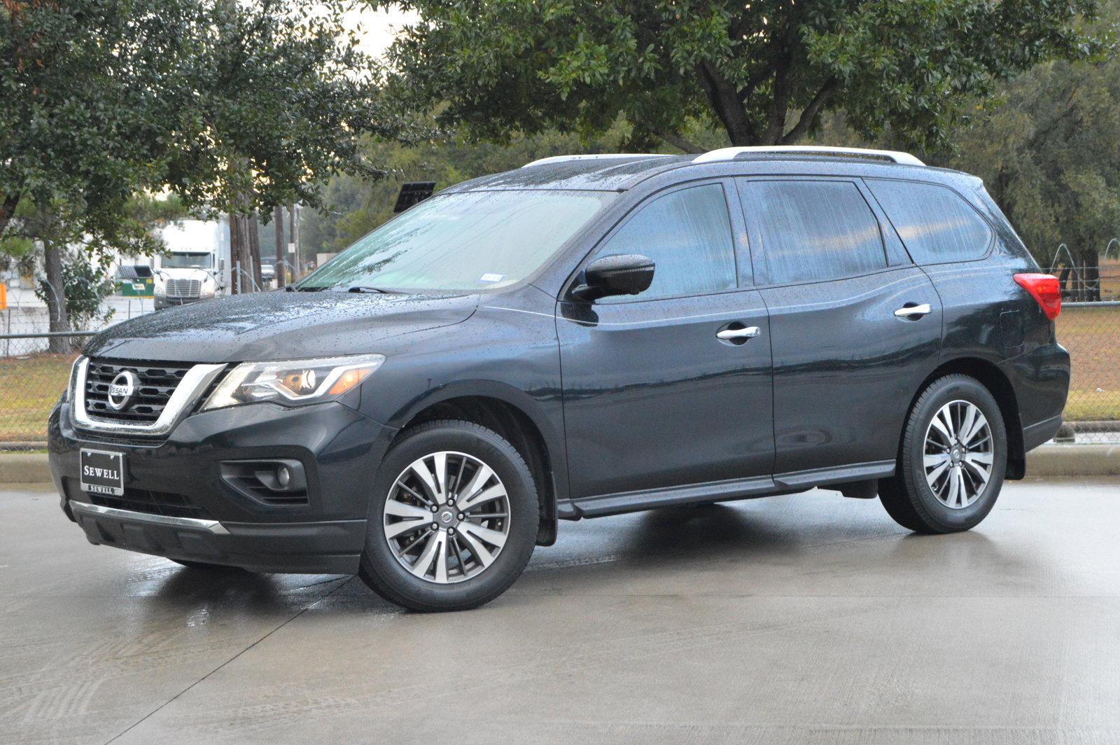 2017 Nissan Pathfinder Vehicle Photo in Houston, TX 77090