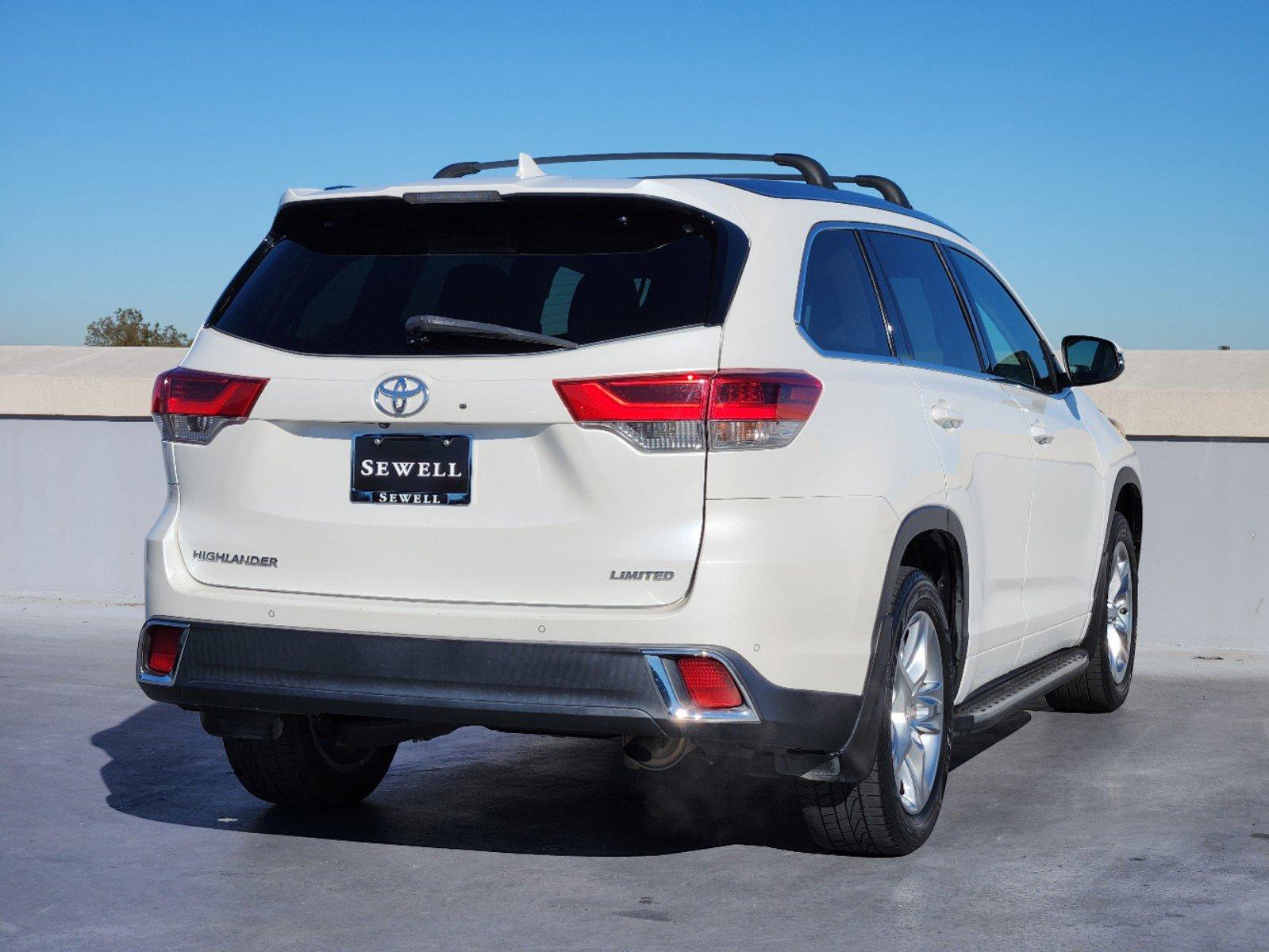 2017 Toyota Highlander Vehicle Photo in DALLAS, TX 75209