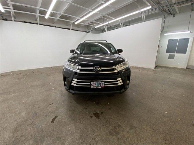 2018 Toyota Highlander Vehicle Photo in PORTLAND, OR 97225-3518