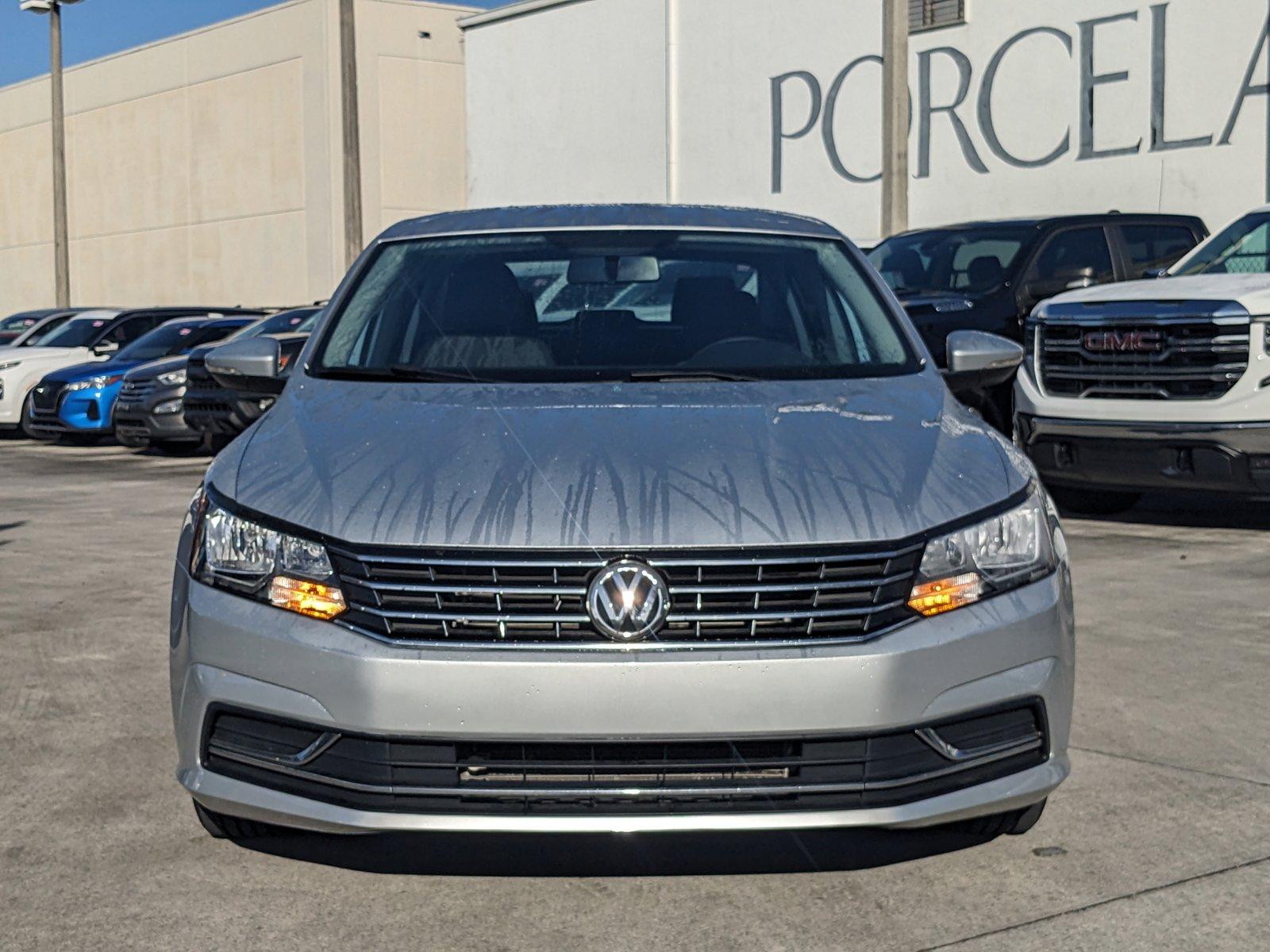 2018 Volkswagen Passat Vehicle Photo in MIAMI, FL 33172-3015