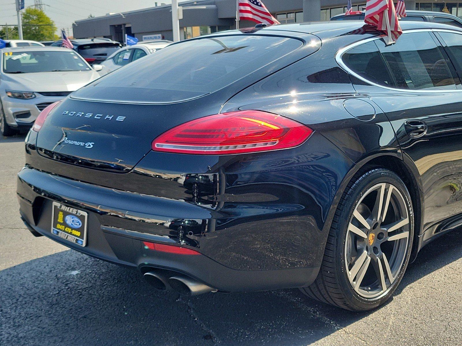 2015 Porsche Panamera Vehicle Photo in Saint Charles, IL 60174