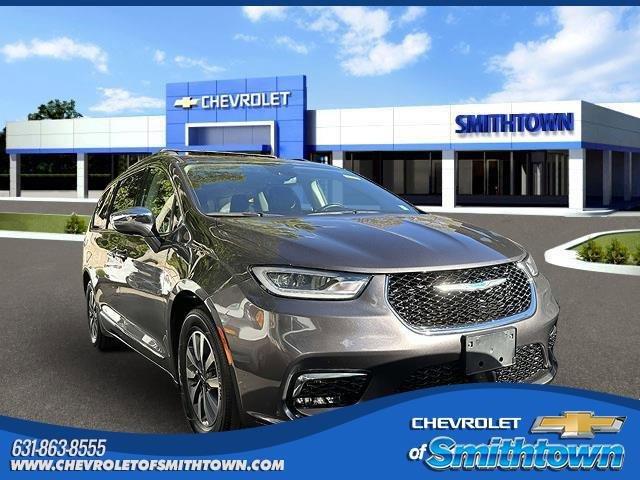 2021 Chrysler Pacifica Vehicle Photo in SAINT JAMES, NY 11780-3219