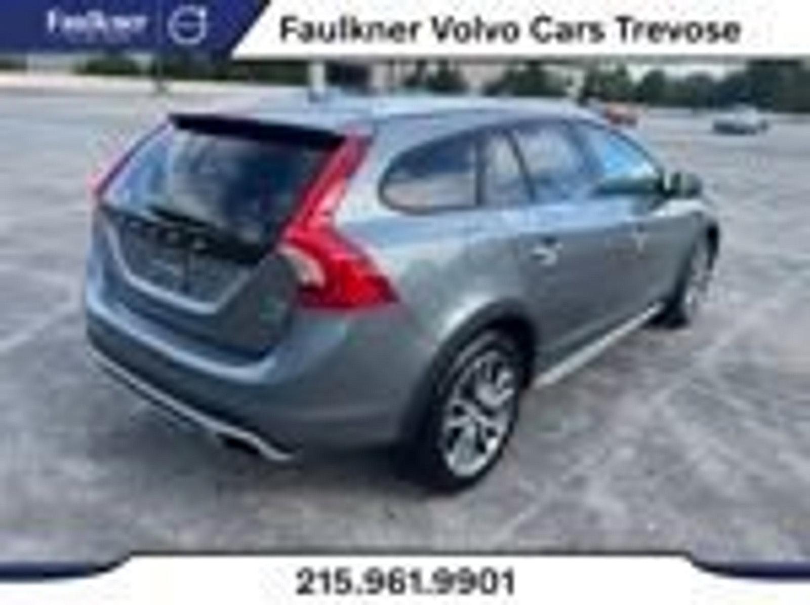 2018 Volvo V60 Cross Country Vehicle Photo in Trevose, PA 19053