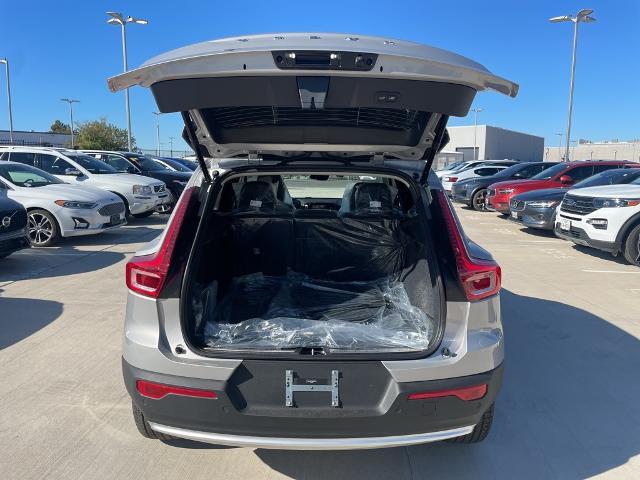 2025 Volvo XC40 Vehicle Photo in Grapevine, TX 76051