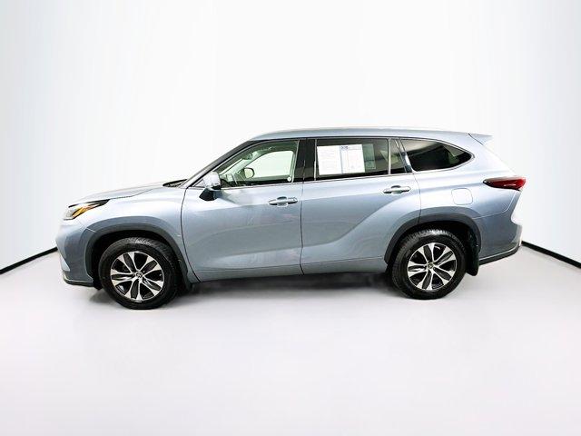 2021 Toyota Highlander Vehicle Photo in Doylestown, PA 18901