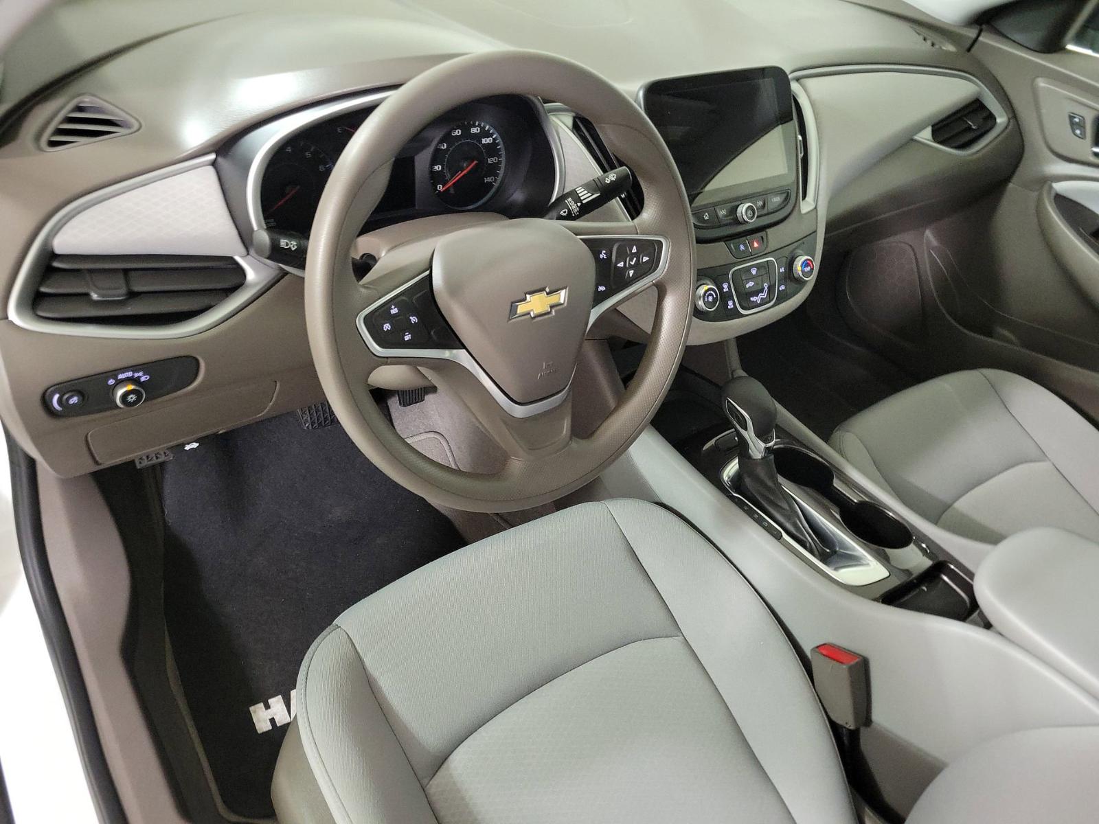 2022 Chevrolet Malibu Vehicle Photo in Plainfield, IL 60586