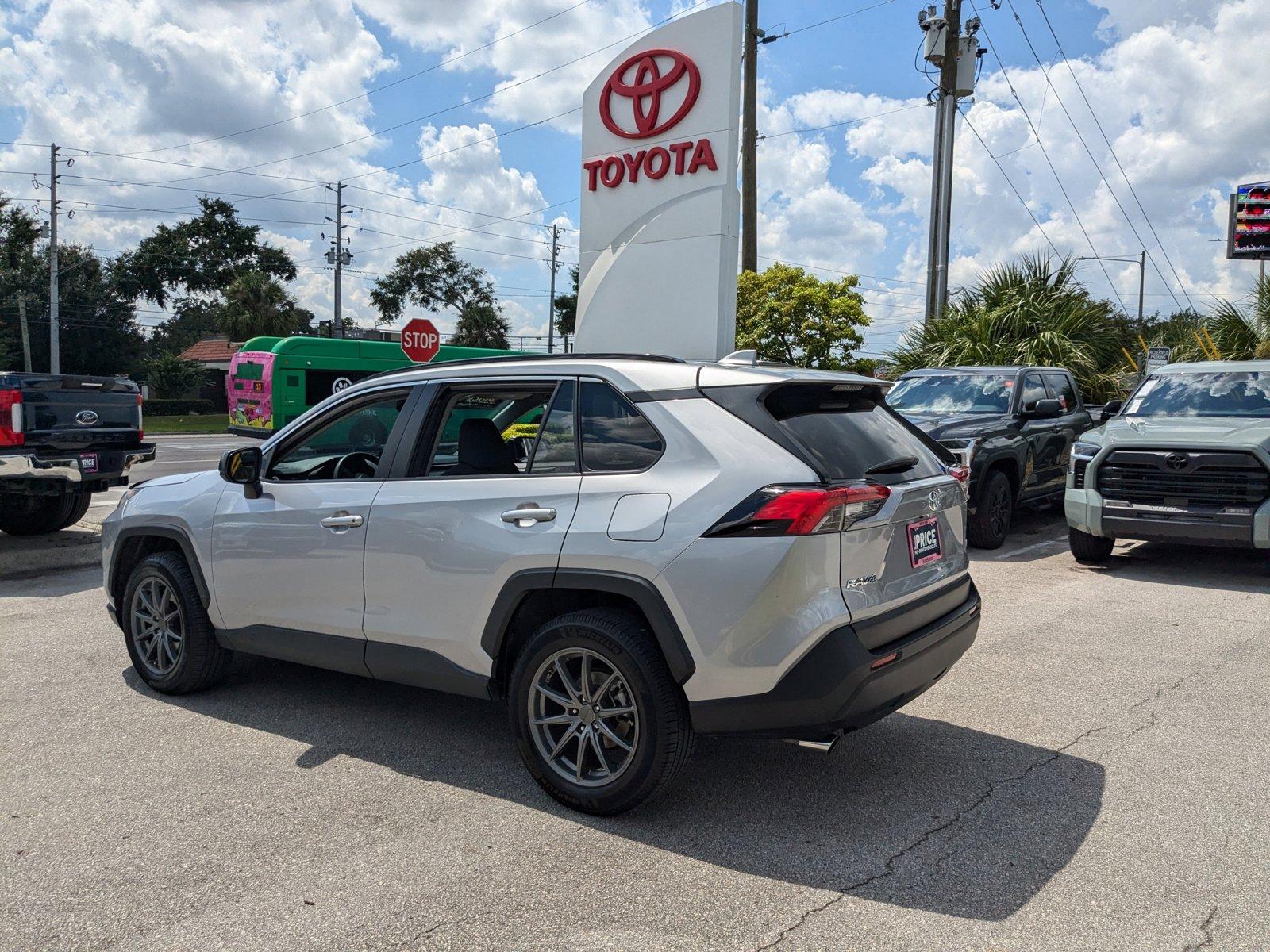 2020 Toyota RAV4 Vehicle Photo in Winter Park, FL 32792