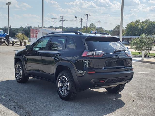 2022 Jeep Cherokee Vehicle Photo in DENTON, TX 76210-9321