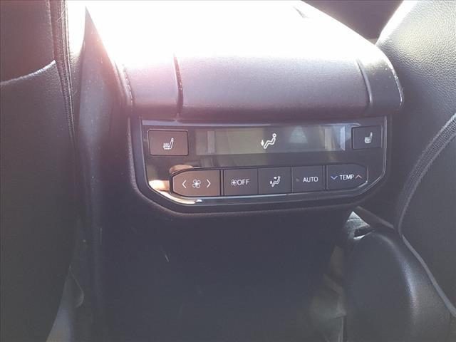 2023 Toyota Highlander Vehicle Photo in Peoria, IL 61615