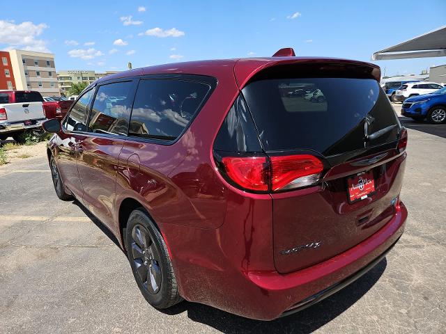 2020 Chrysler Pacifica Vehicle Photo in San Angelo, TX 76901