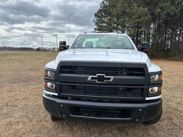 2023 Chevrolet Silverado 4500 HD Vehicle Photo in DUNN, NC 28334-8900