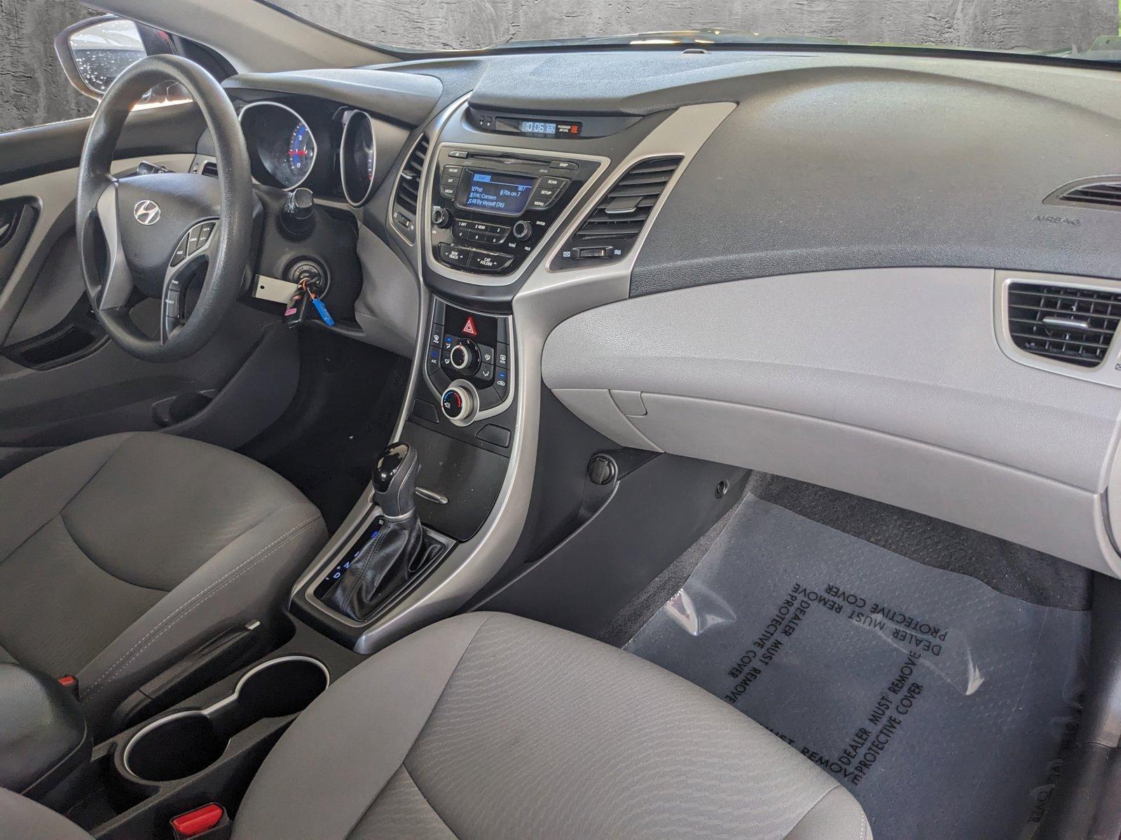 2016 Hyundai ELANTRA Vehicle Photo in PEMBROKE PINES, FL 33024-6534