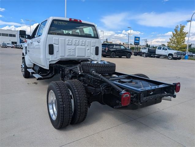 2024 Chevrolet Silverado Chassis Cab Vehicle Photo in ENGLEWOOD, CO 80113-6708