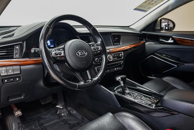 2018 Kia Cadenza Vehicle Photo in Akron, OH 44312