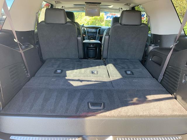 2017 Cadillac Escalade Vehicle Photo in MOON TOWNSHIP, PA 15108-2571