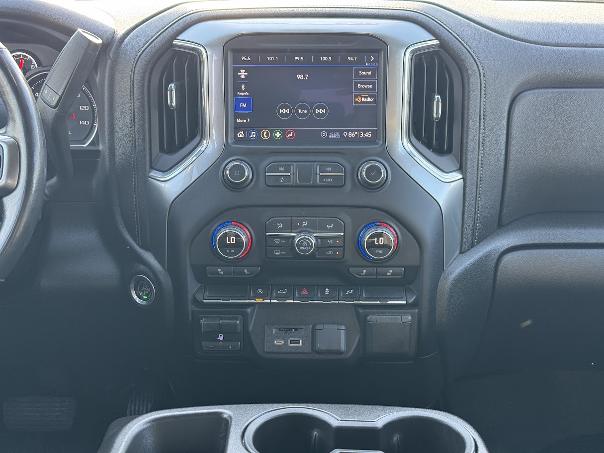 2020 Chevrolet Silverado 1500 Vehicle Photo in BOONVILLE, IN 47601-9633