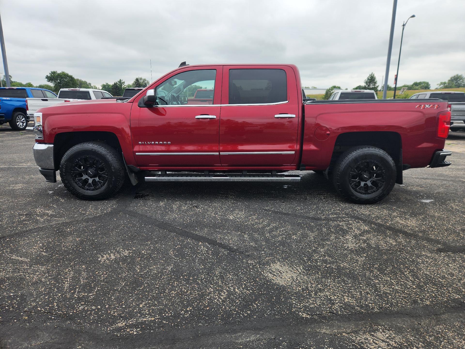 Used 2018 Chevrolet Silverado 1500 LTZ with VIN 3GCUKSECXJG204635 for sale in Staples, Minnesota