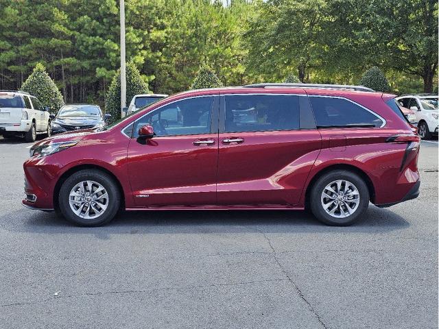 2021 Toyota Sienna Vehicle Photo in Auburn, AL 36832-6638