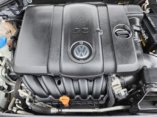 2013 Volkswagen Passat Vehicle Photo in Denison, TX 75020