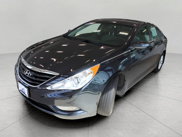 2013 Hyundai SONATA Vehicle Photo in Green Bay, WI 54304