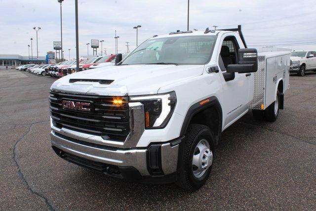 2024 GMC Sierra 3500 HD Chassis Cab Vehicle Photo in SAINT CLAIRSVILLE, OH 43950-8512