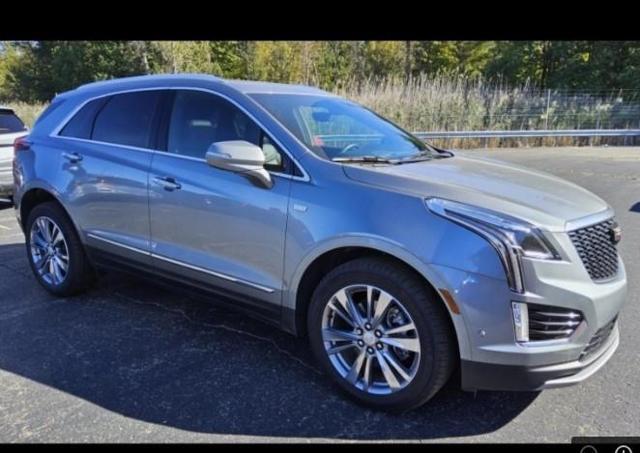 2024 Cadillac XT5 Vehicle Photo in GREEN BAY, WI 54303-3330