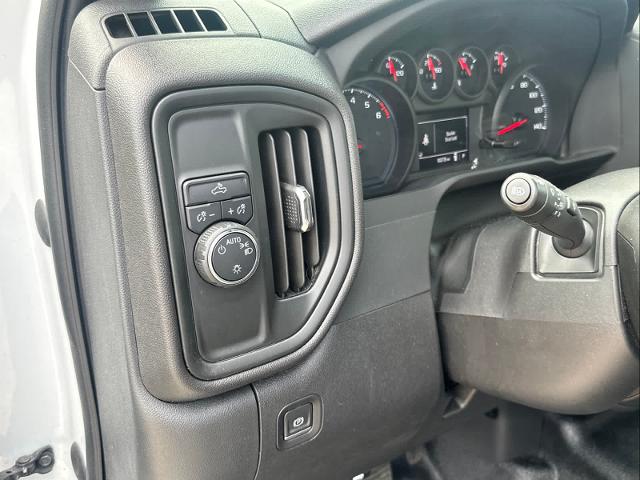 2023 Chevrolet Silverado 1500 Vehicle Photo in DUNN, NC 28334-8900