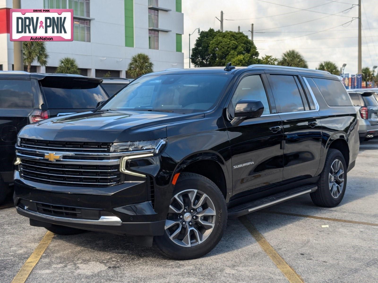 2024 Chevrolet Suburban Vehicle Photo in GREENACRES, FL 33463-3207