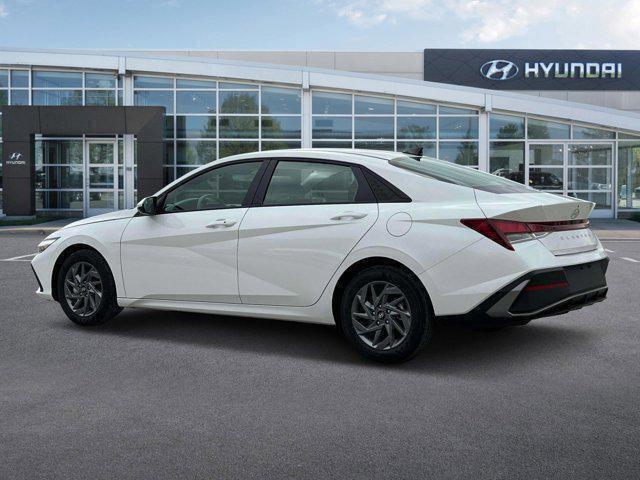 2024 Hyundai ELANTRA Vehicle Photo in O'Fallon, IL 62269