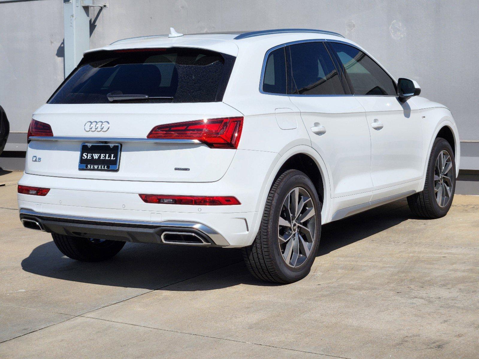 2024 Audi Q5 Vehicle Photo in SUGAR LAND, TX 77478