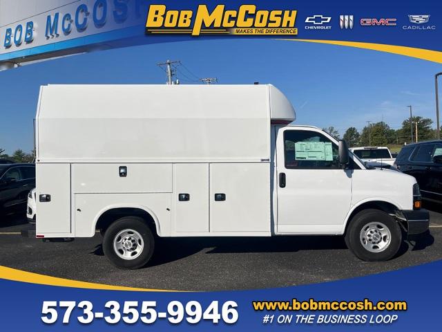 2024 Chevrolet Express Cutaway 3500 Vehicle Photo in COLUMBIA, MO 65203-3903