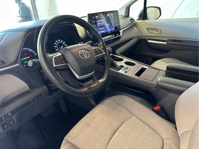 2021 Toyota Sienna Vehicle Photo in RED SPRINGS, NC 28377-1640