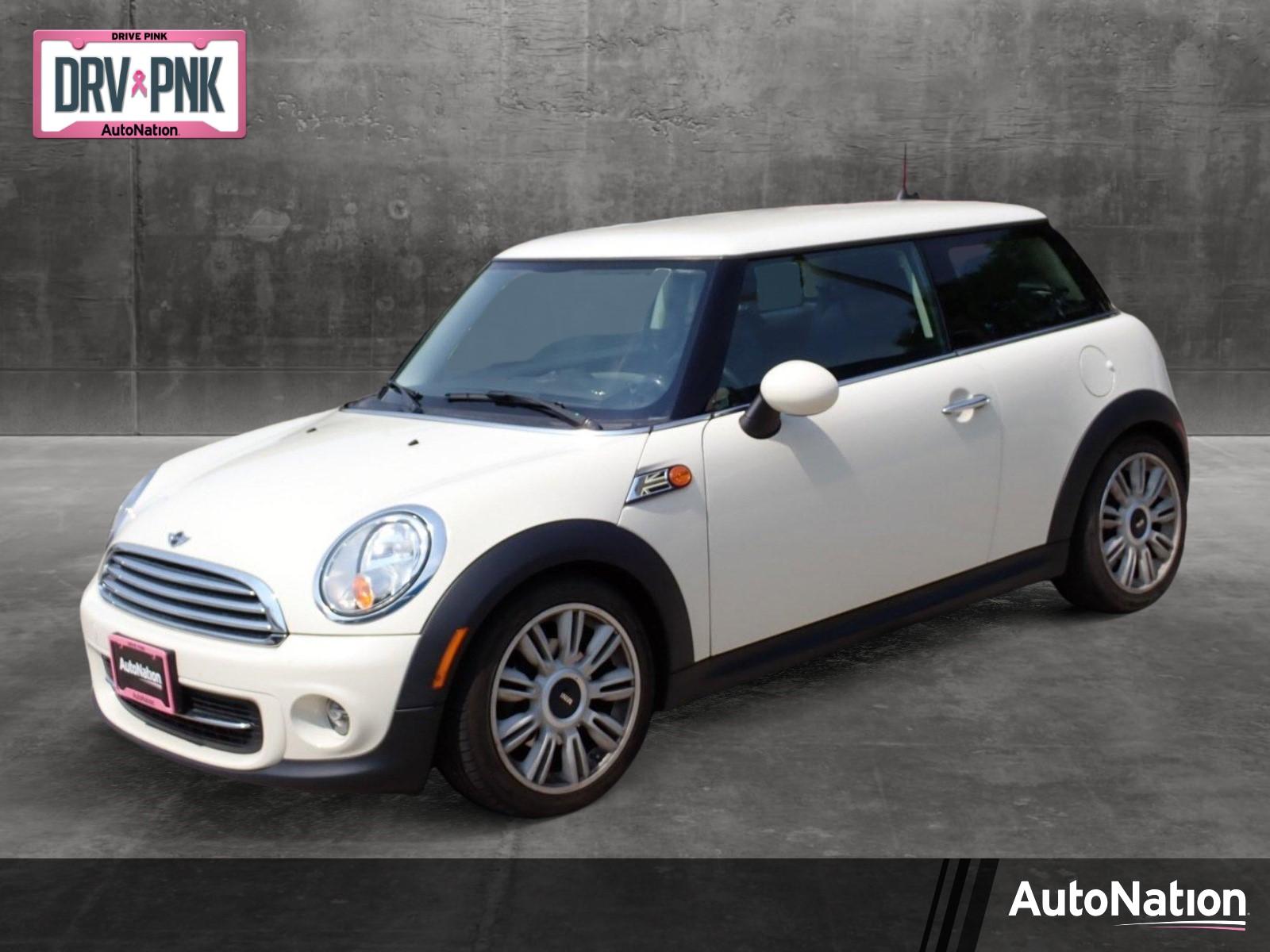 2013 MINI Cooper Hardtop Vehicle Photo in DENVER, CO 80221-3610