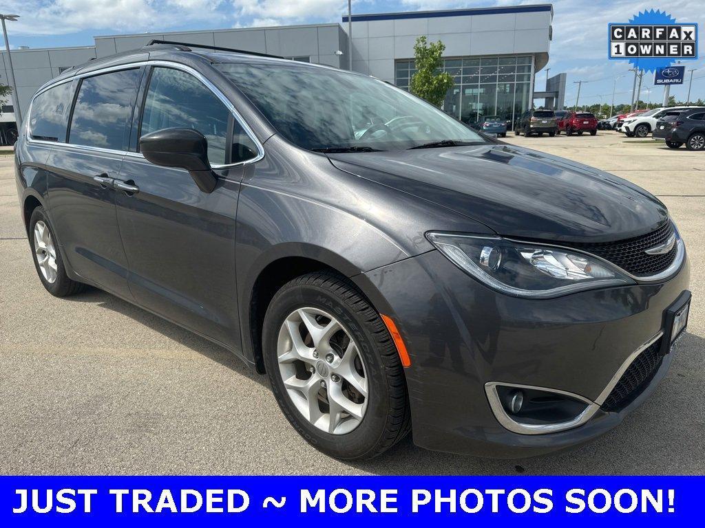 2018 Chrysler Pacifica Vehicle Photo in Plainfield, IL 60586