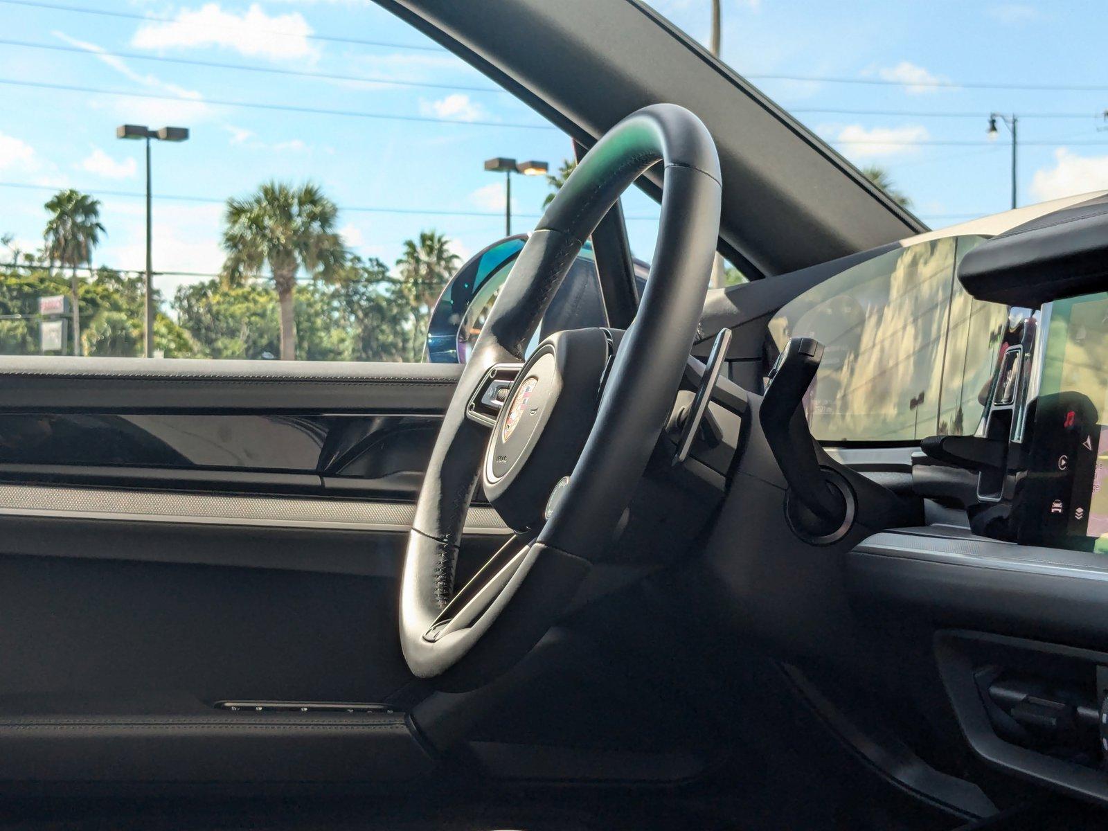 2024 Porsche Cayenne Vehicle Photo in Maitland, FL 32751