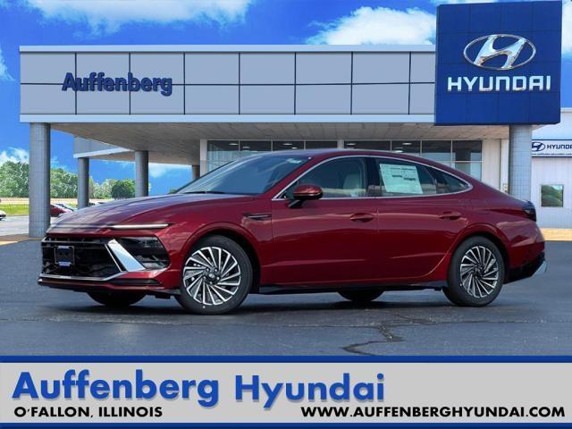 2024 Hyundai SONATA Hybrid Vehicle Photo in O'Fallon, IL 62269