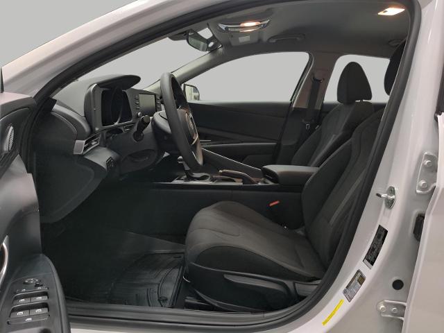 2022 Hyundai ELANTRA Vehicle Photo in Green Bay, WI 54304