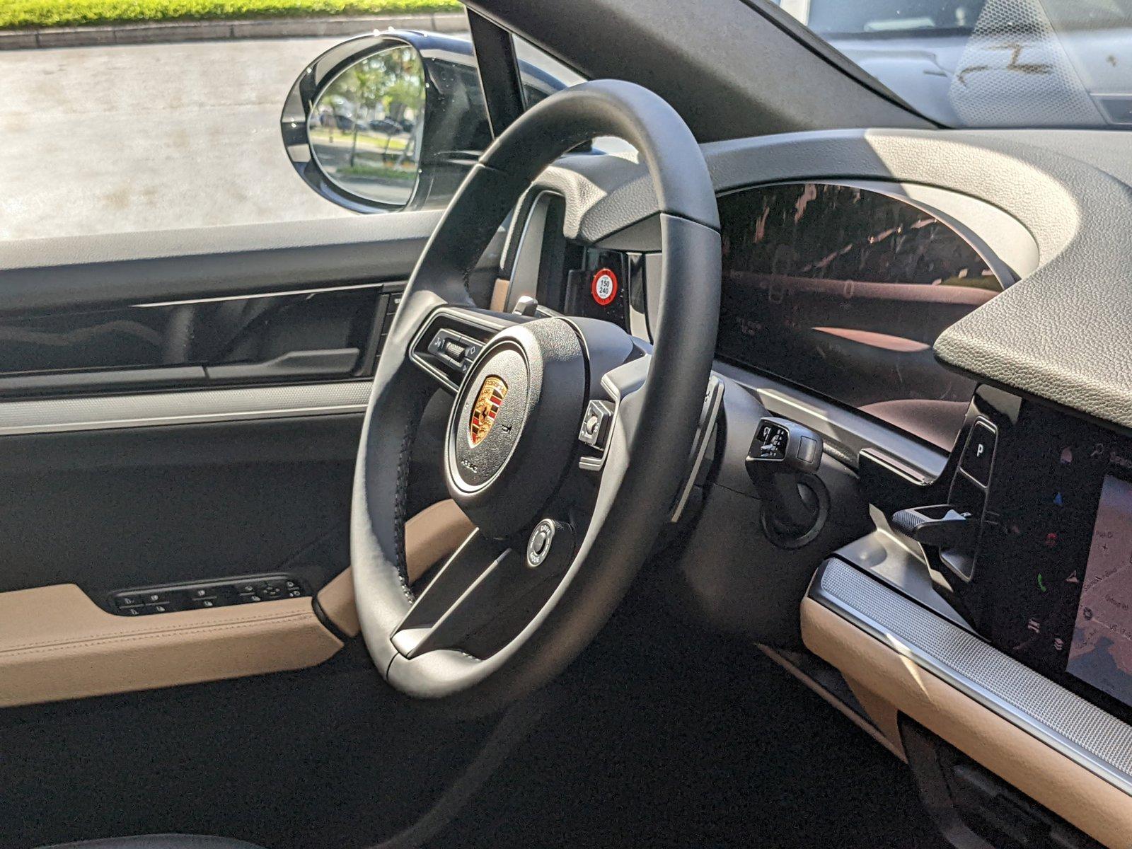 2024 Porsche Cayenne Vehicle Photo in Maitland, FL 32751