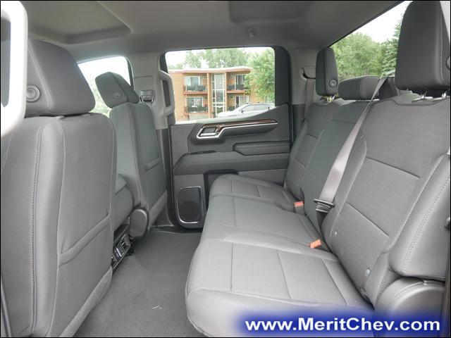 2024 Chevrolet Silverado 1500 Vehicle Photo in MAPLEWOOD, MN 55119-4794