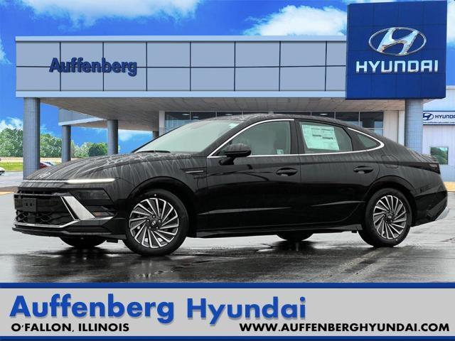 2025 Hyundai SONATA Hybrid Vehicle Photo in O'Fallon, IL 62269