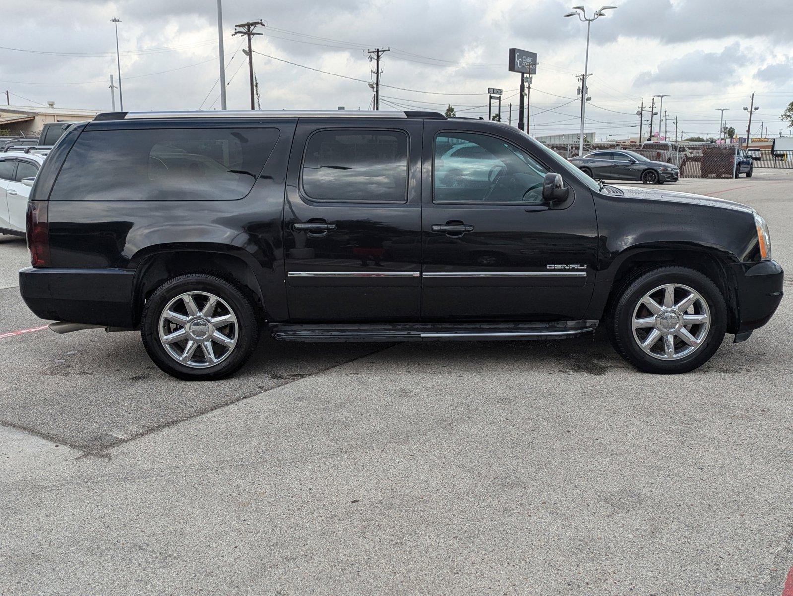 2013 GMC Yukon XL Vehicle Photo in Corpus Christi, TX 78415