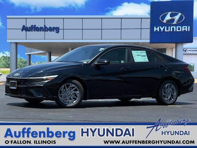 2024 Hyundai ELANTRA Vehicle Photo in O'Fallon, IL 62269