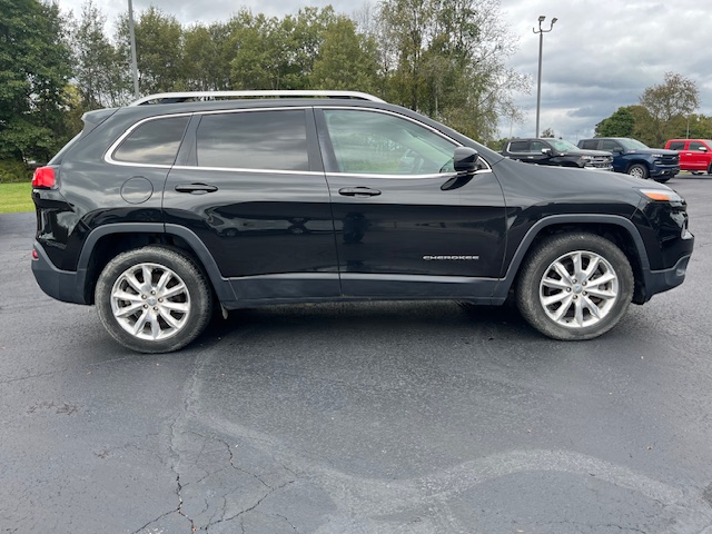 2015 Jeep Cherokee Vehicle Photo in CORRY, PA 16407-0000