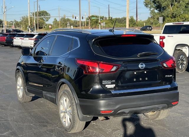 2017 Nissan Rogue Sport Vehicle Photo in MANHATTAN, KS 66502-5036