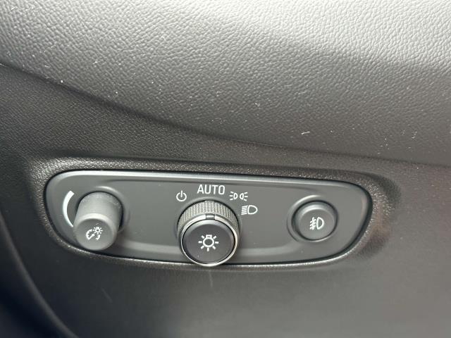 2021 Chevrolet Equinox Vehicle Photo in DOUGLASTON, NY 11362-1062