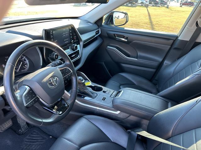 2021 Toyota Highlander Vehicle Photo in Denison, TX 75020